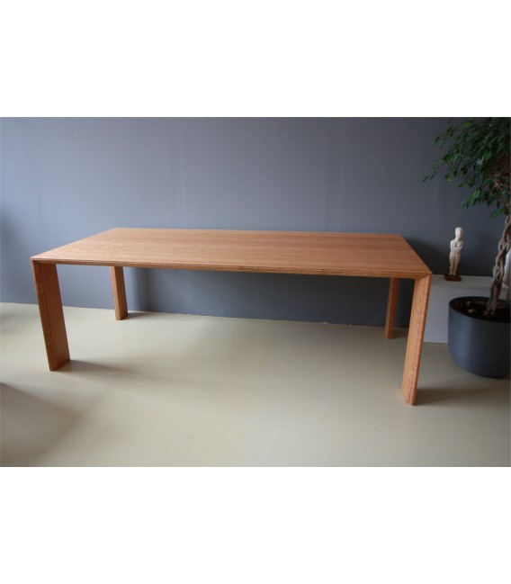 Moderne tafel op maat, Arc Light Caramel